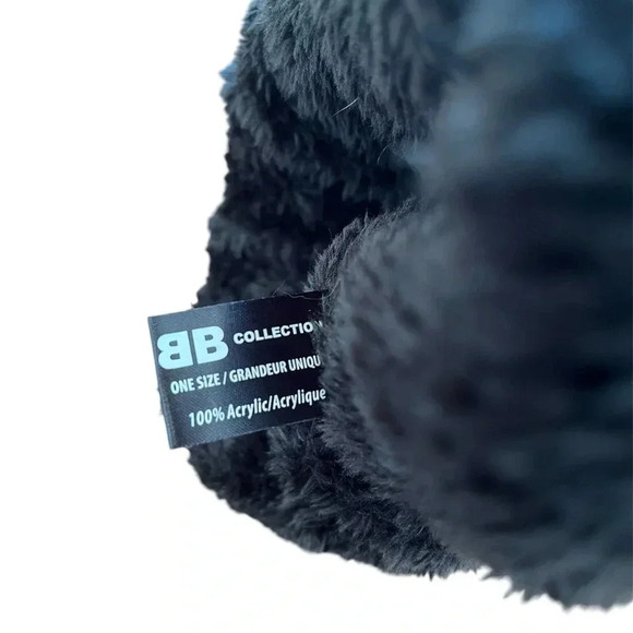 Gray pompom beanie BB collection - Picture 4 of 5